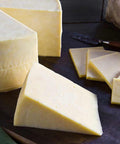 Phô mai Mild white Cheddar Grand'Or khối 2.5 kg - Cty CP TM TAG Cheese #
