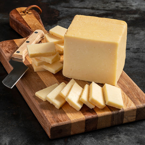 Phô mai White Cheddar Avonmore khối 2.5 kg - Cty CP TM TAG Cheese #